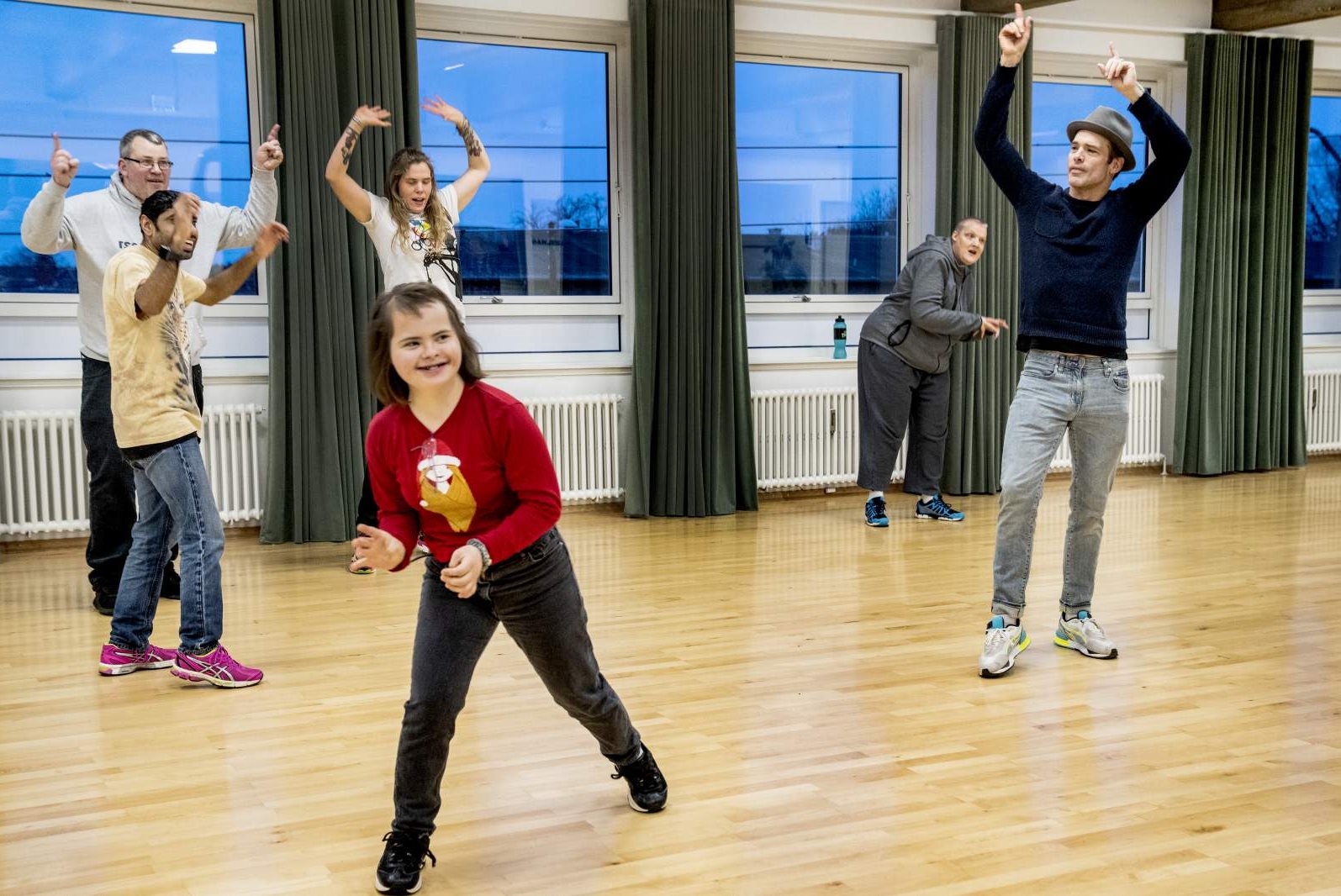 Danser med Silas Holst – og Birthe Marie